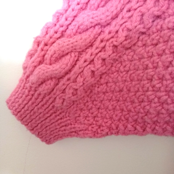 Girls Handmade Cable Knit Crew Neck Cardigan - Picture 11 of 13